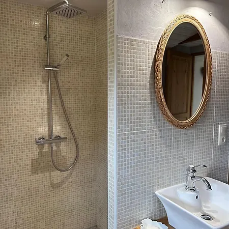 Chez Marie, Petit Cocon Avec Piscine *