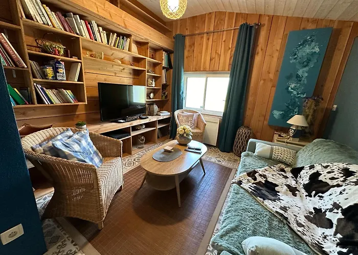 Chez Marie, Petit Cocon Avec Piscine Vakantiehuis *